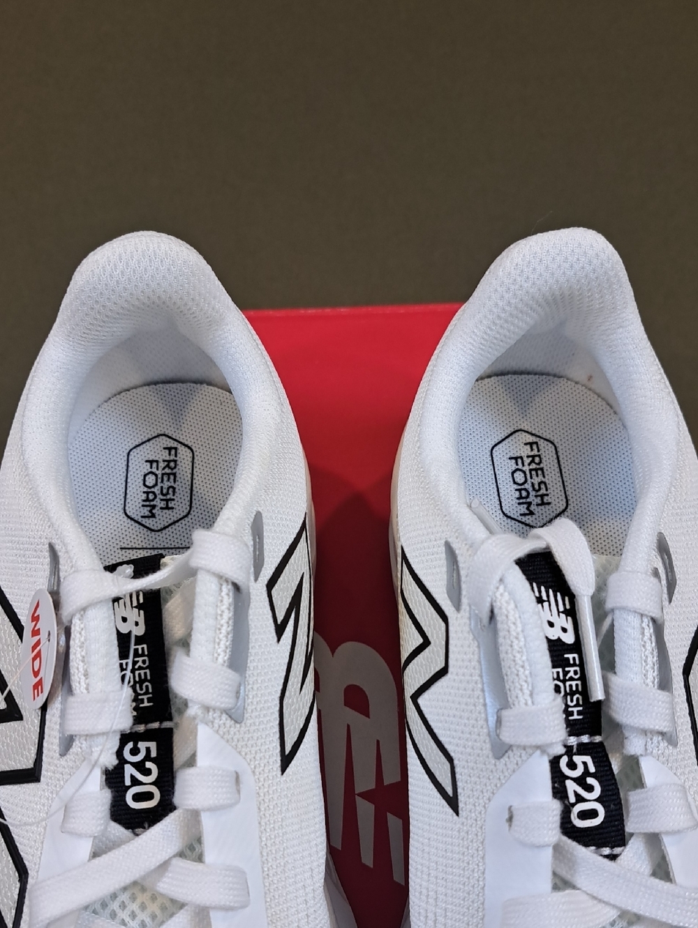 New Balance Fresh Foam 520 v9 Running Shoe - Color: White/Black - Size: 7.5 Wide - Picture 4 of 9